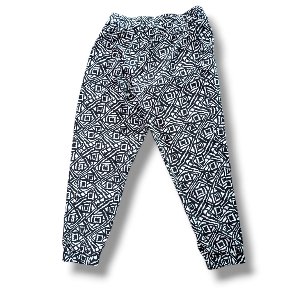 Fashion to Figure | Black & White 100% Polyester Stretchy Leggings Size 0X - Picture 2 of 3